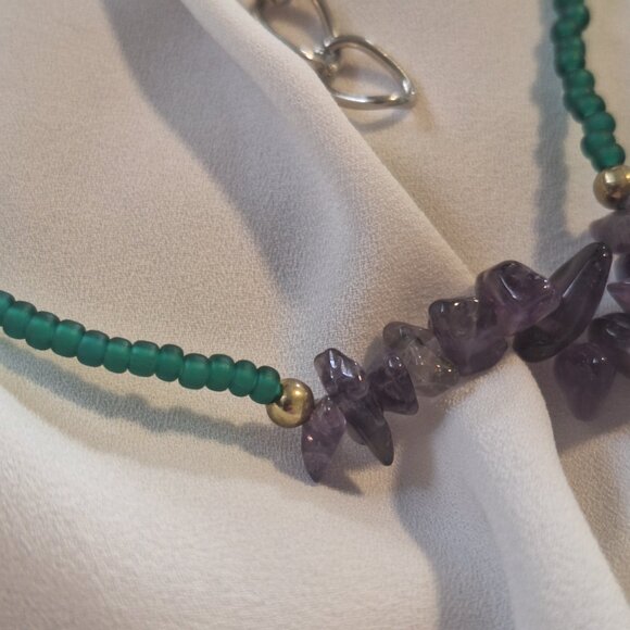 Artisan Made Soft Beaded Amethyst Stone Chip Green and Gold Choker Necklace - Picture 3 of 6